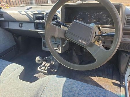 1992-Toyota-Hilux-1800-SR-Single-Cab_10