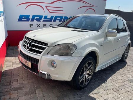 2009-Mercedes-Benz-ML-63-AMG_2