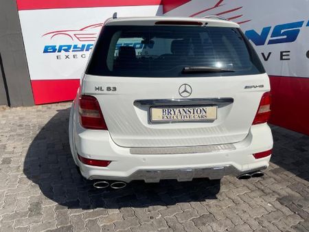 2009-Mercedes-Benz-ML-63-AMG_3