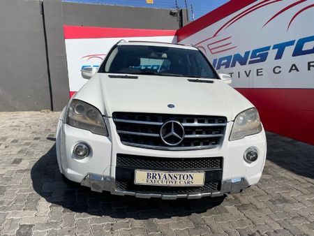 2009-Mercedes-Benz-ML-63-AMG_4