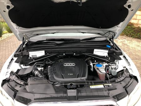 2015-Audi-Q5-30-TDI-quattro-SE-Auto_15