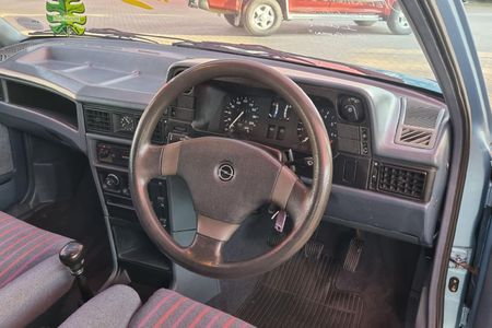 1988-Opel-Kadett-16-GSE_12