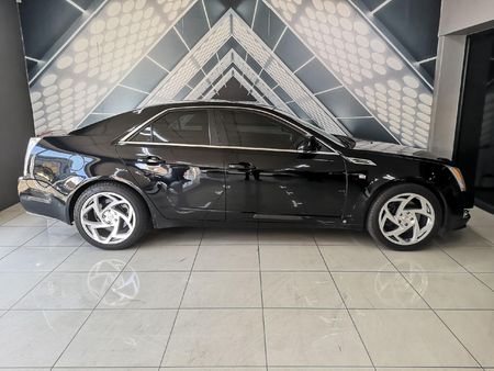 2010-Cadillac-CTS-36-V6-Auto_4
