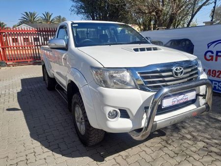 2015-Toyota-Hilux-2015-TOYOTA-HILUX-30-D4D-4X4_0