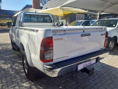 2015-Toyota-Hilux-2015-TOYOTA-HILUX-30-D4D-4X4_10