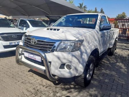 2015-Toyota-Hilux-2015-TOYOTA-HILUX-30-D4D-4X4_1