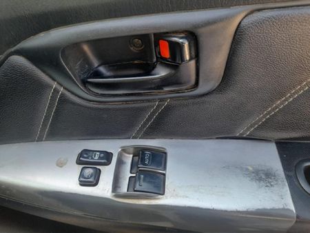 2015-Toyota-Hilux-2015-TOYOTA-HILUX-30-D4D-4X4_8