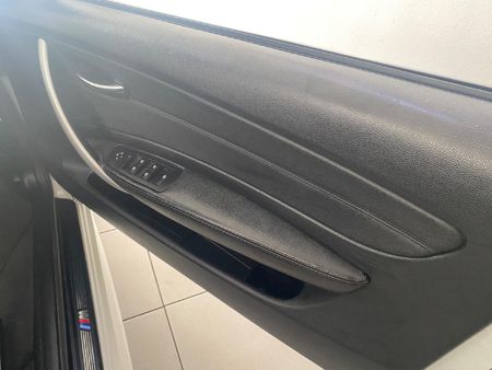 2012-BMW-1-Series-125i-Convertible-M-Sport-Auto_10