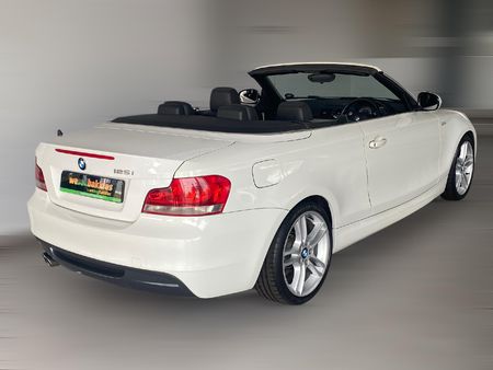 2012-BMW-1-Series-125i-Convertible-M-Sport-Auto_17