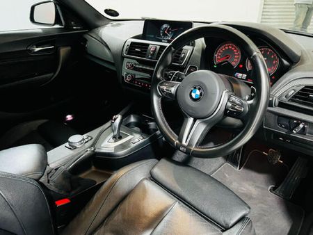 2016-BMW-M2-Coupe-Auto_9