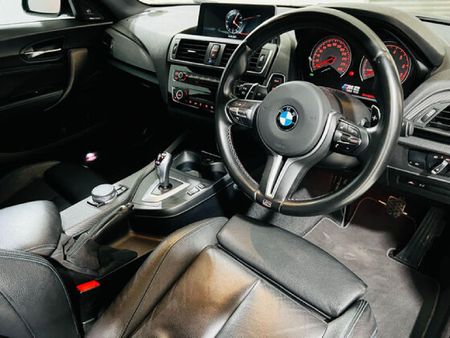 2016-BMW-M2-Coupe-Auto_12