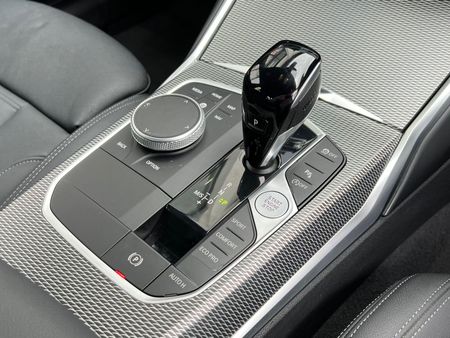 2022-BMW-3-Series-320i-M-Sport_10