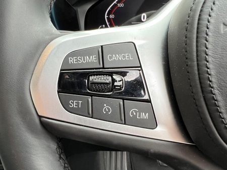 2022-BMW-3-Series-320i-M-Sport_14