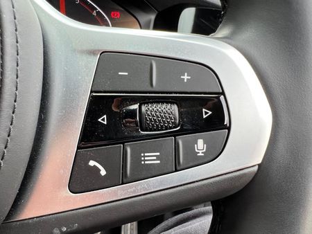 2022-BMW-3-Series-320i-M-Sport_15