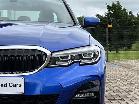 2022-BMW-3-Series-320i-M-Sport_17