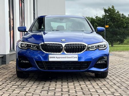 2022-BMW-3-Series-320i-M-Sport_1