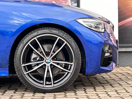 2022-BMW-3-Series-320i-M-Sport_6