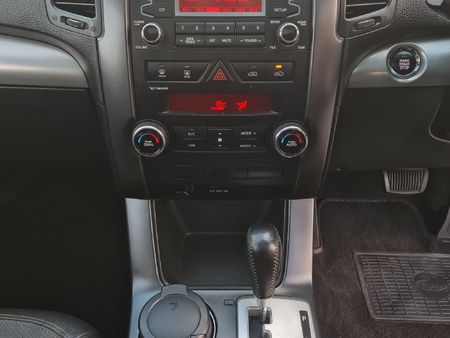 2010-Kia-Sorento-22D-4x4-Auto-7-seat_17