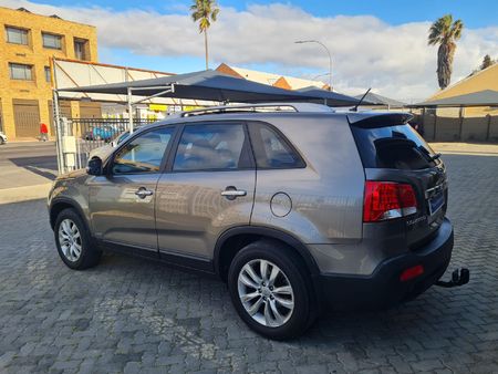 2010-Kia-Sorento-22D-4x4-Auto-7-seat_3