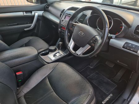 2010-Kia-Sorento-22D-4x4-Auto-7-seat_6
