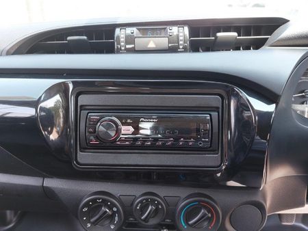 2022-Toyota-Hilux-20-VVTi-S-Single-Cab_15