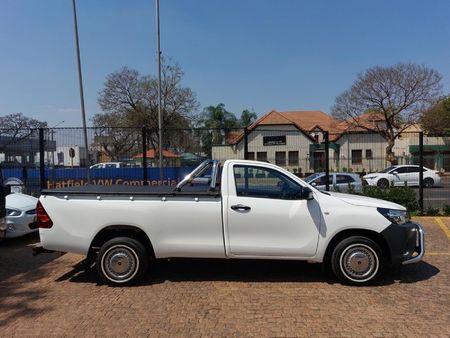 2022-Toyota-Hilux-20-VVTi-S-Single-Cab_2