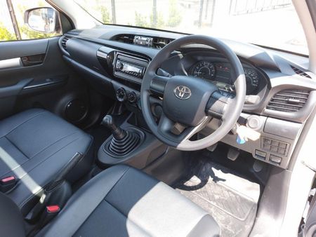 2022-Toyota-Hilux-20-VVTi-S-Single-Cab_7