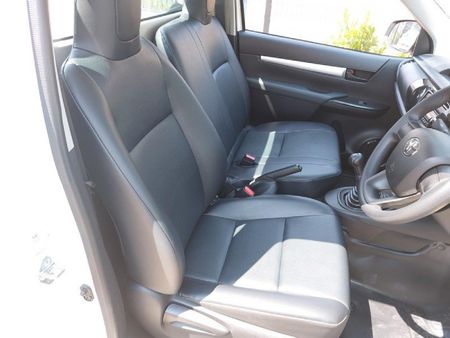 2022-Toyota-Hilux-20-VVTi-S-Single-Cab_8