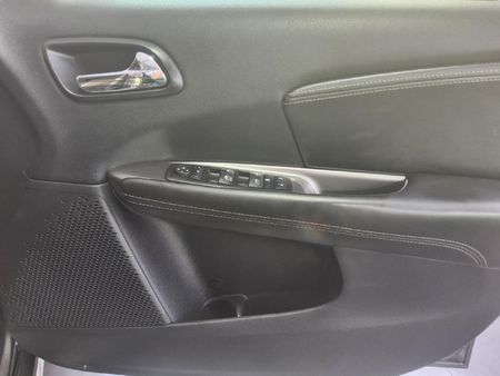 2015-Dodge-Journey-36-V6-SXT-Auto_8