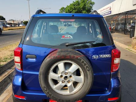 2008-Daihatsu-Terios-4x4_5