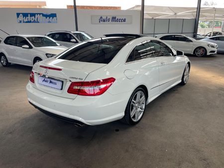 2010-Mercedes-Benz-E-Class-E-350-Coupe_4