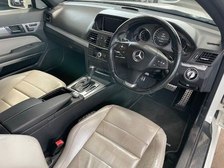 2010-Mercedes-Benz-E-Class-E-350-Coupe_8