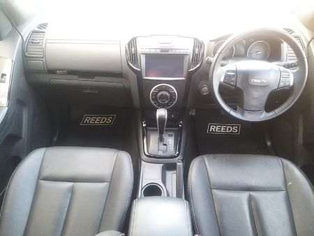 2021-Isuzu-D-Max-300-LX-Auto-Double-Cab_15