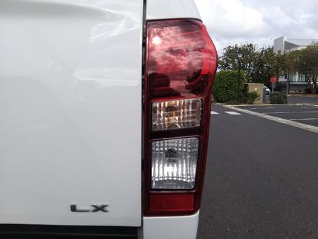 2021-Isuzu-D-Max-300-LX-Auto-Double-Cab_8