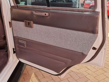 1996-Toyota-Venture-1800-64_12