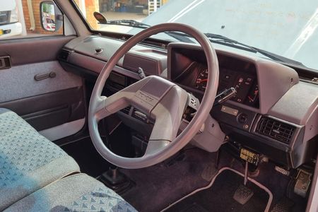 1996-Toyota-Venture-1800-64_7
