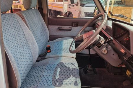 1996-Toyota-Venture-1800-64_8