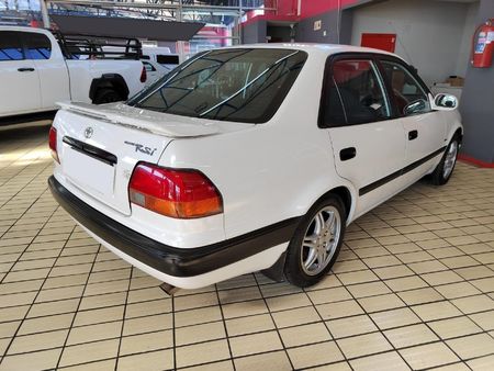 1998-Toyota-Corolla-RSi-20v_3