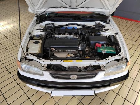 1998-Toyota-Corolla-RSi-20v_4