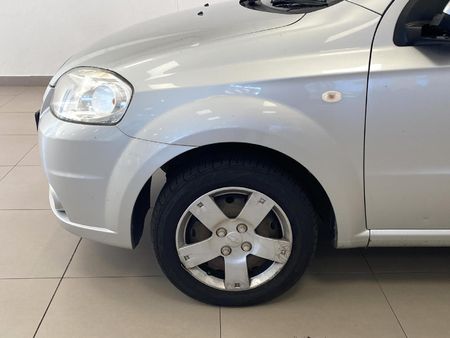 2013-Chevrolet-Aveo-16-LS_6