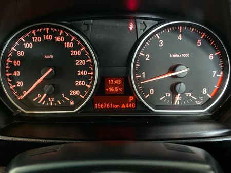 2011-BMW-1-Series-135i-Convertible-M-Sport-Auto_2