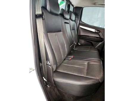 2019-Isuzu-D-Max-300-LX-Double-Cab_13