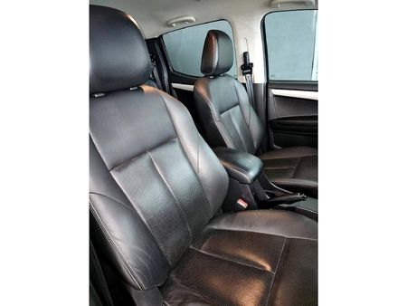2019-Isuzu-D-Max-300-LX-Double-Cab_14