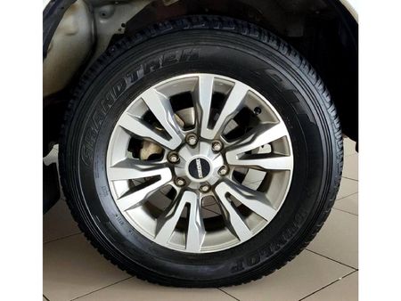 2019-Isuzu-D-Max-300-LX-Double-Cab_16