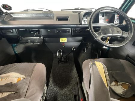 1998-Volkswagen-Caravelle-26i_1