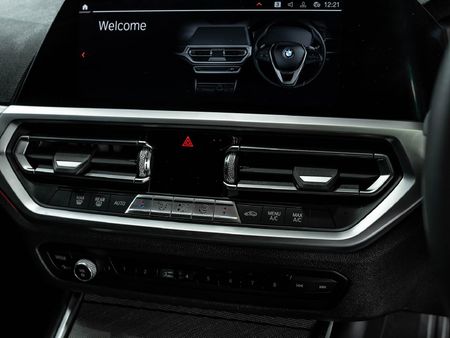 2021-BMW-3-Series-330is-Edition_12