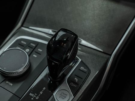 2021-BMW-3-Series-330is-Edition_15