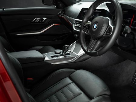 2021-BMW-3-Series-330is-Edition_17