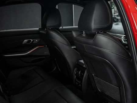 2021-BMW-3-Series-330is-Edition_18