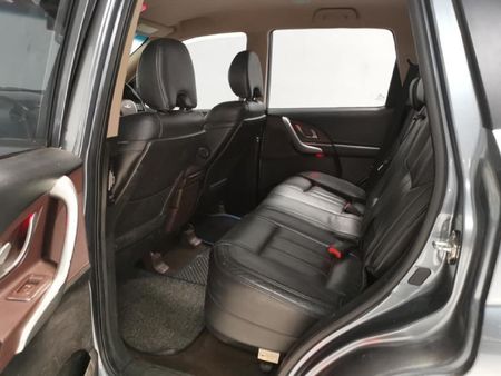 2013-Mahindra-XUV-500-22D-mHawk-7-seat-W8_14